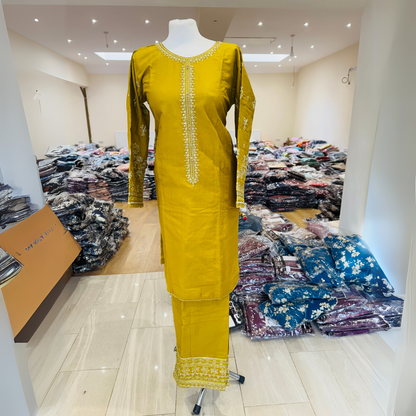 2 Pc Embroidered Khaddar Co-Ord Set  | Ready to wear| Hayats