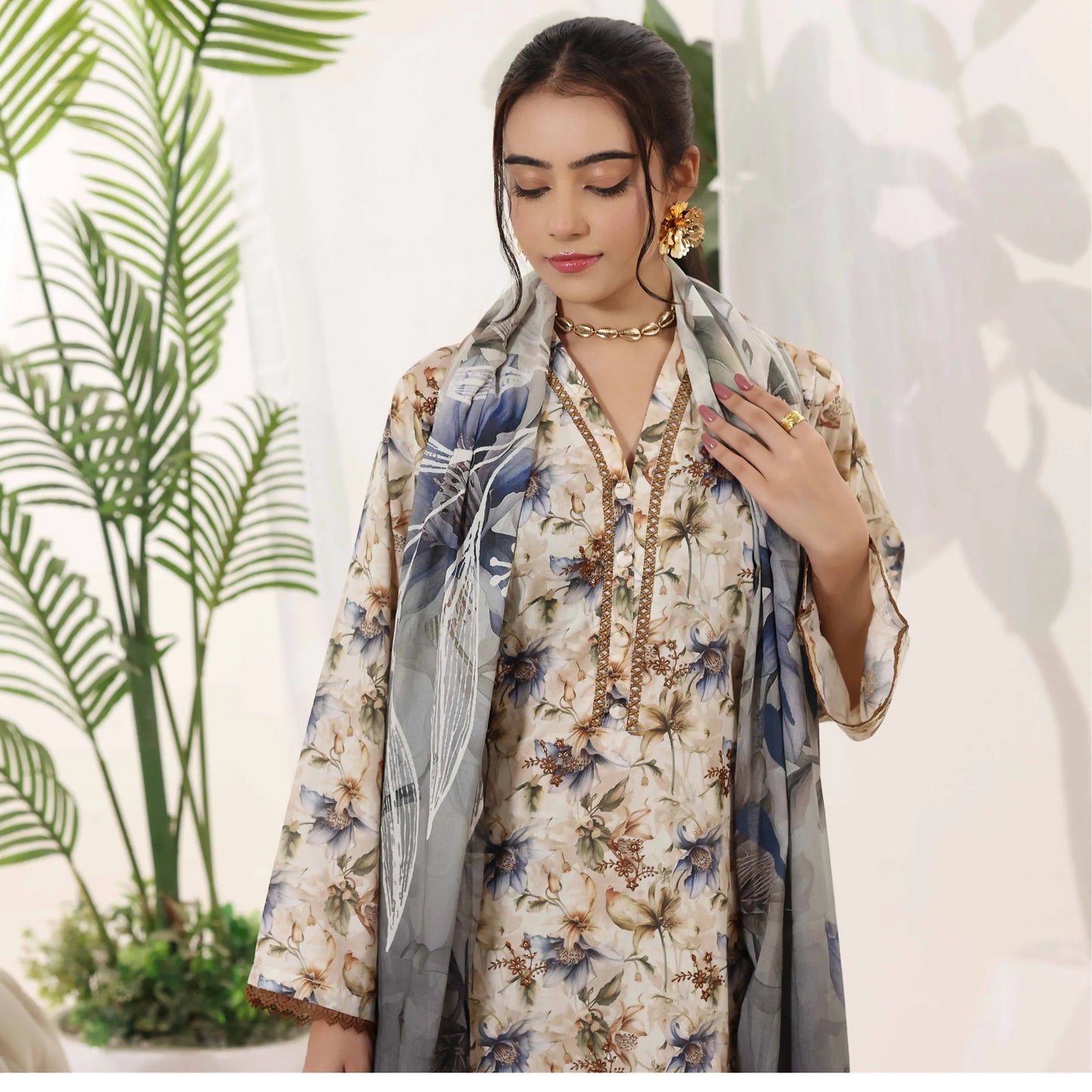 USN-22 Embroidered Chikankari Lawn 3 Piece Summer Collection by saphron | Ready to Wear Pakistani Asian Eastern wear