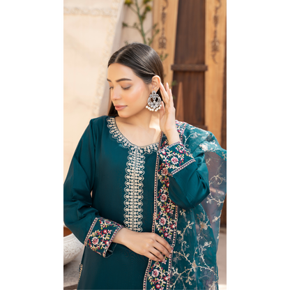 UA-60 Embroidered Viscose Linen 3 Pc Pakistani Dress | UMNAA