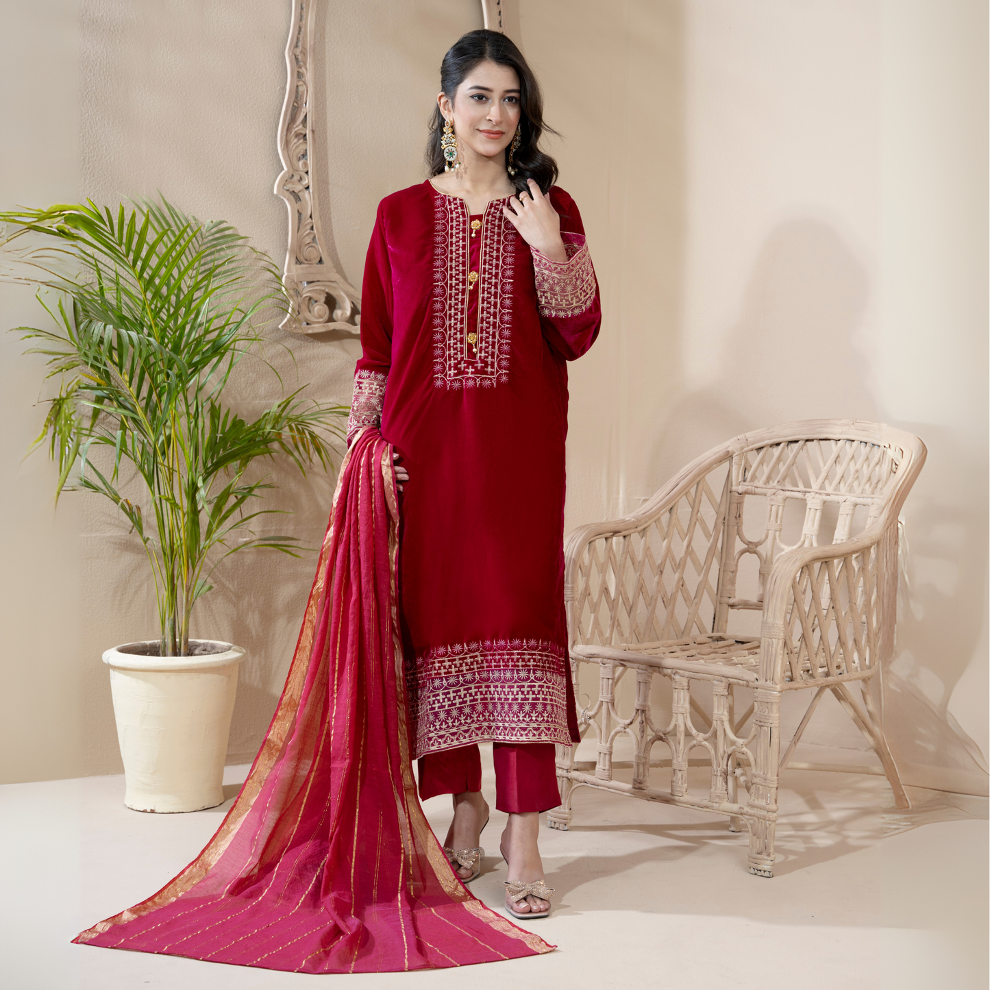 3 Pc Luxury velvet Dress | Winter Collection | Raniya.h | UMRAH01001