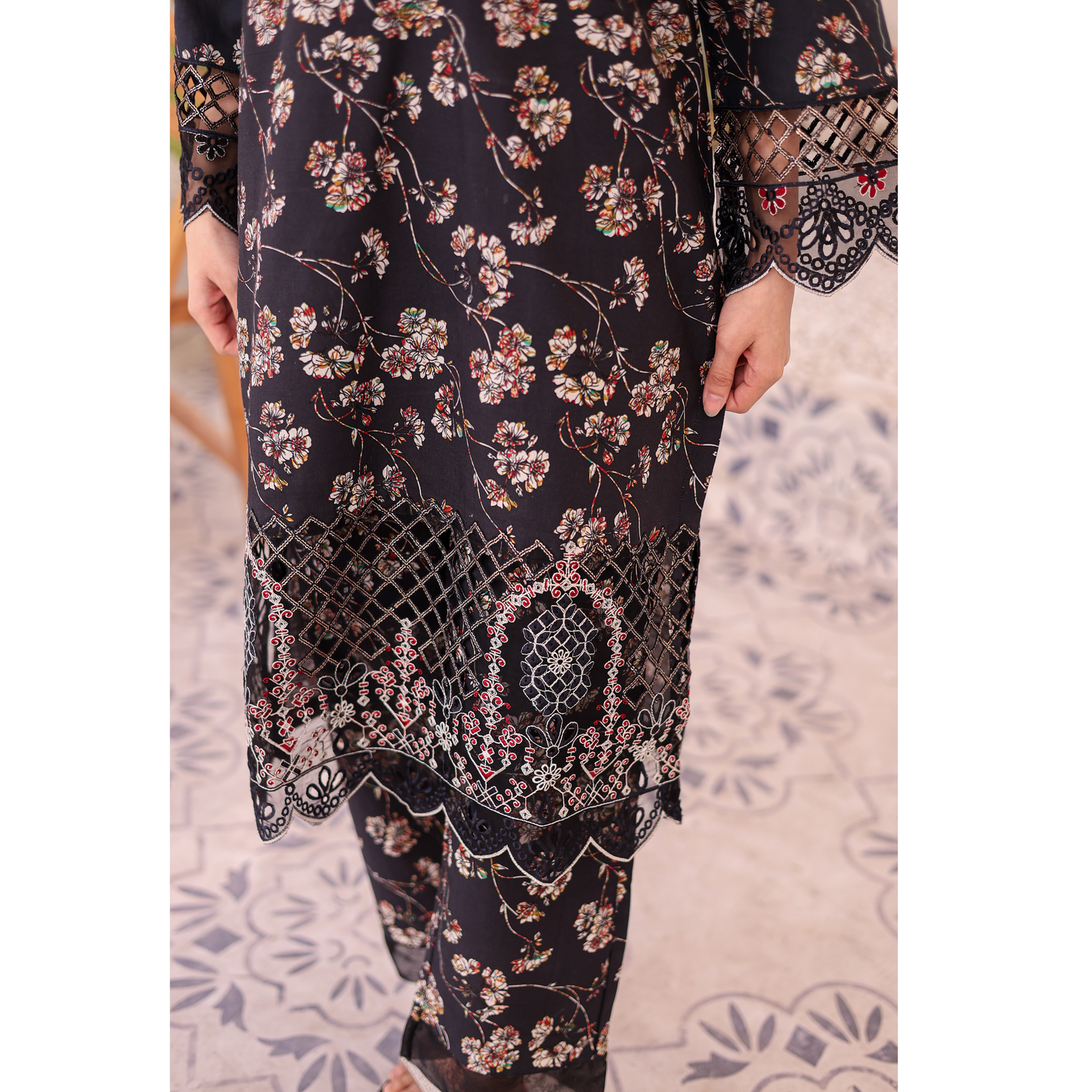 2 Pc Embroidered floral Printed Khaddar Pakistani Co-Ords Set | Ready to wear| Naubahar | UMNAU0900