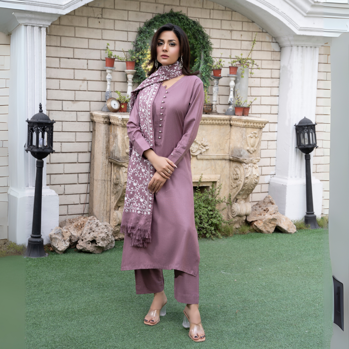 3 Pc Dhanak Dress with Embroidered Shawl | Winter Collection | Raniya.h | UMRAH0801