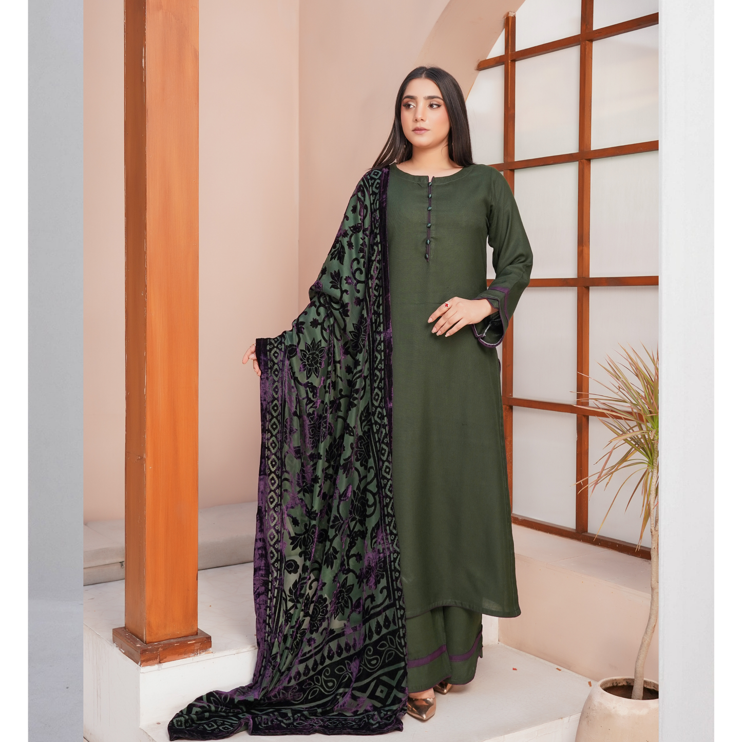 UMS-54 "Venus" by Simrans Palachi Shawl Linen Shalwar kammez Winter Collection