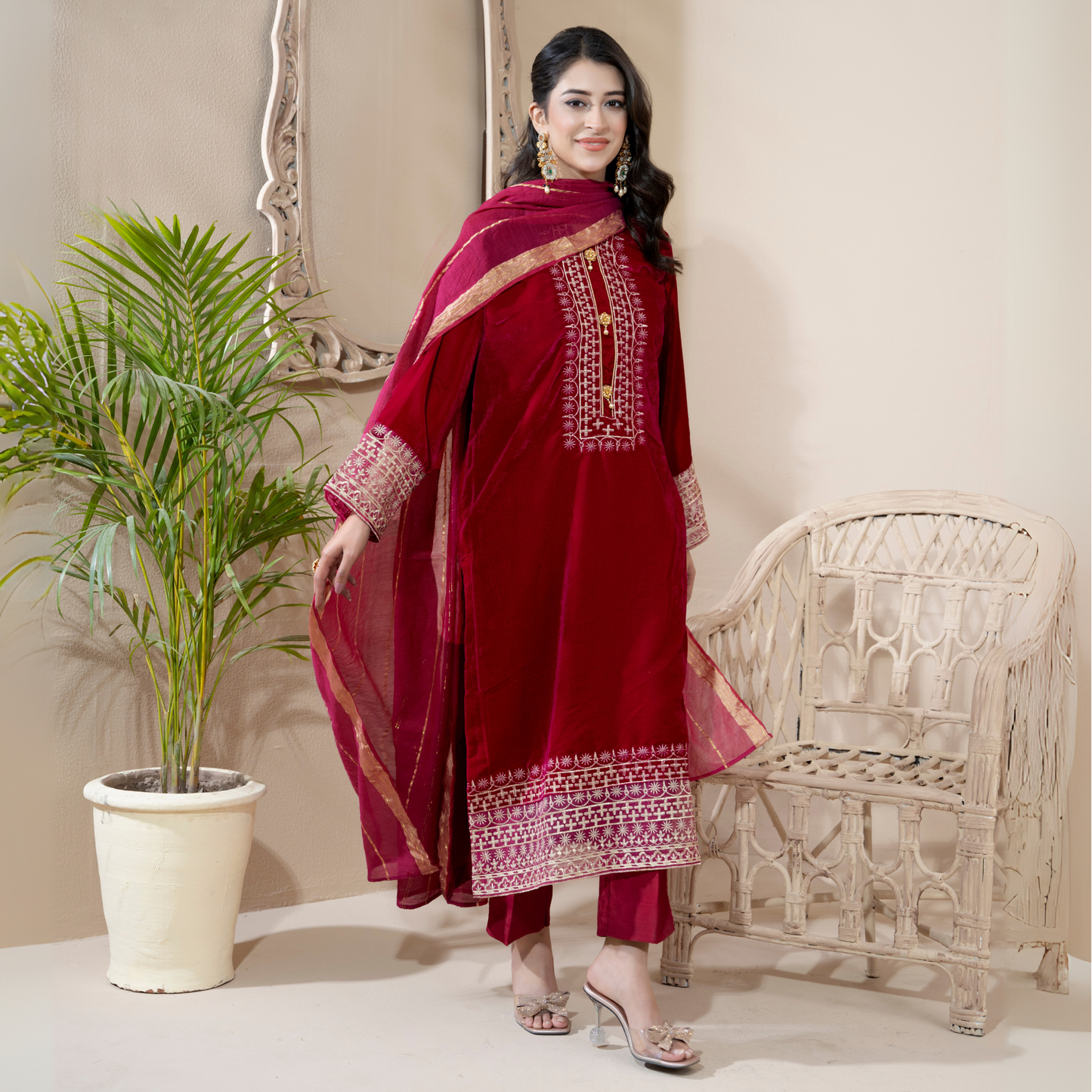 3 Pc Luxury velvet Dress | Winter Collection | Raniya.h | UMRAH01001