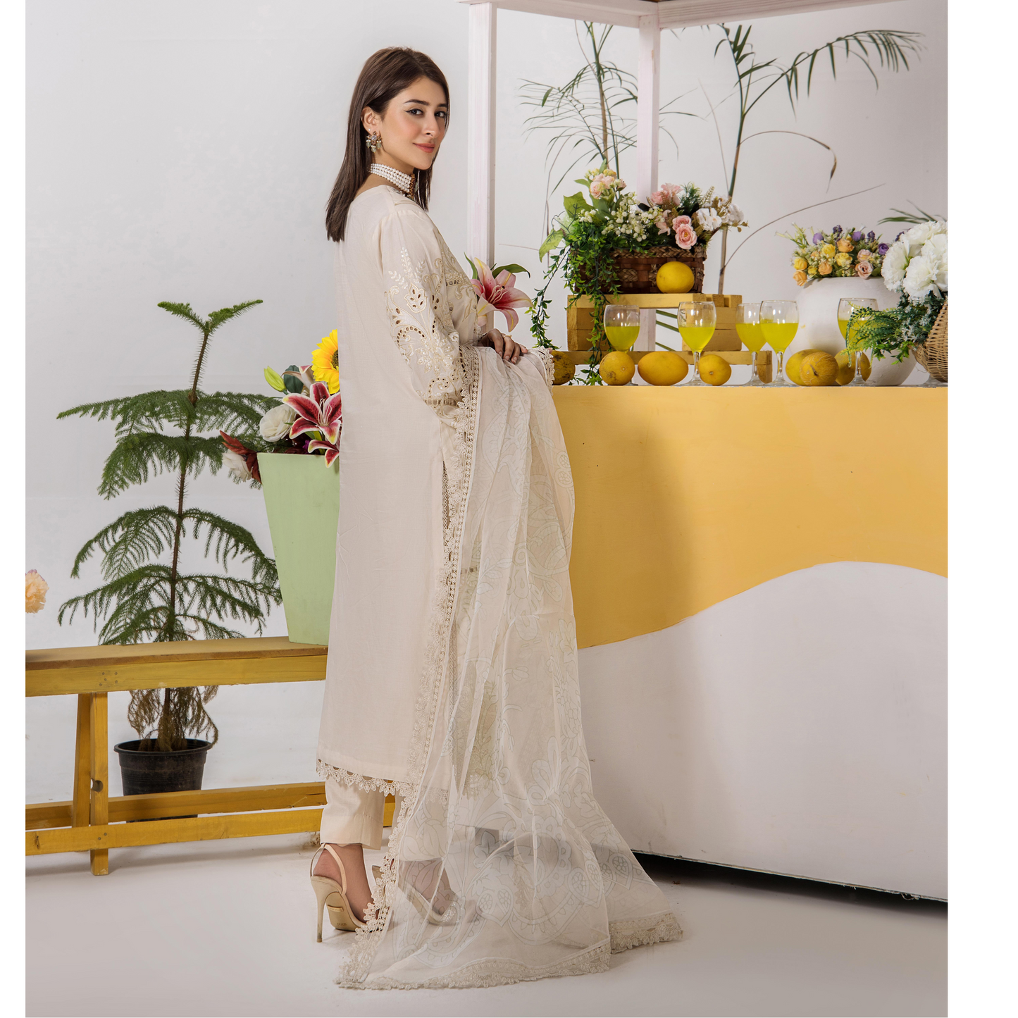 UTT-06 Embroidered Lawn 3 Pc Ready to wear Collection | Traditional Thread