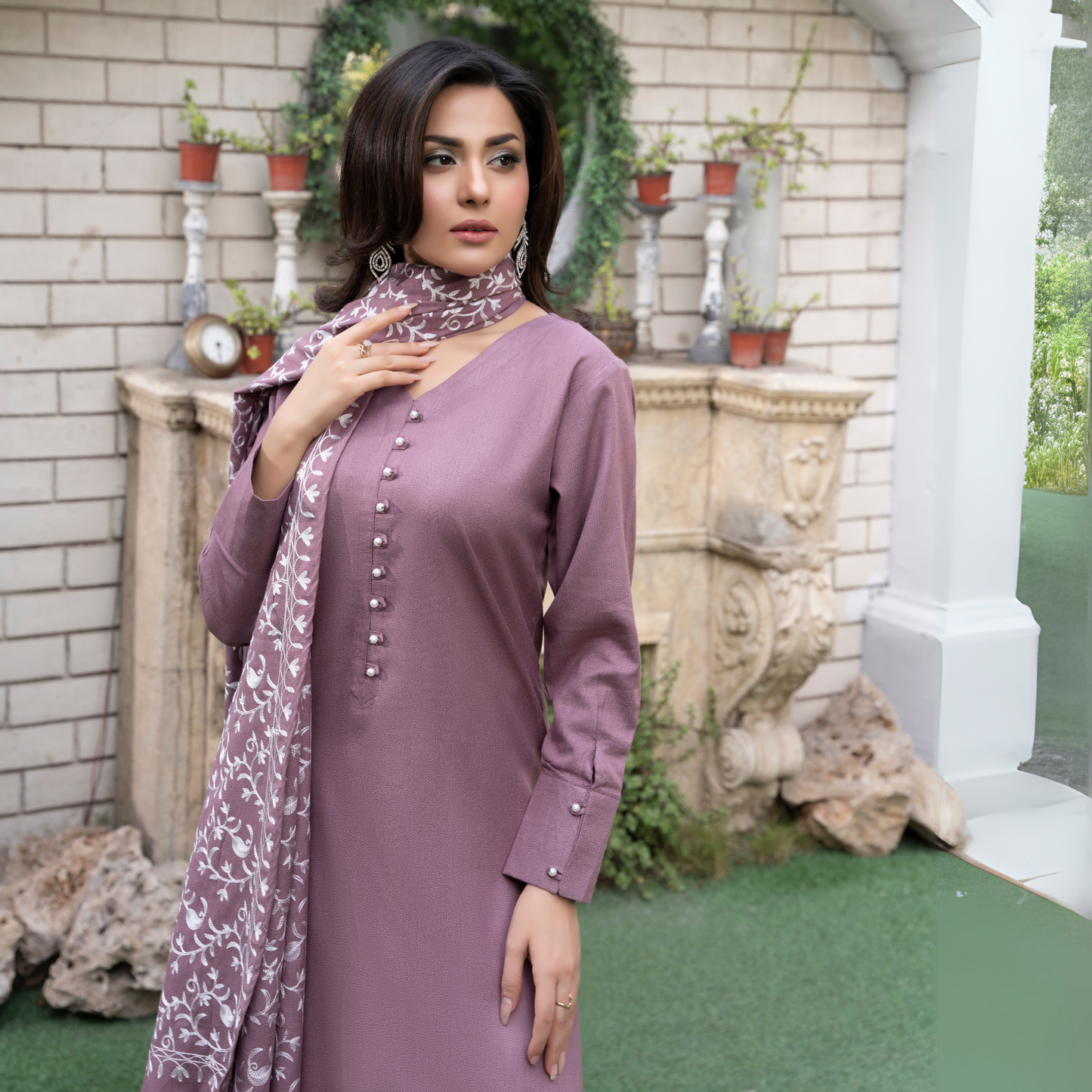 3 Pc Dhanak Dress with Embroidered Shawl | Winter Collection | Raniya.h | UMRAH0801