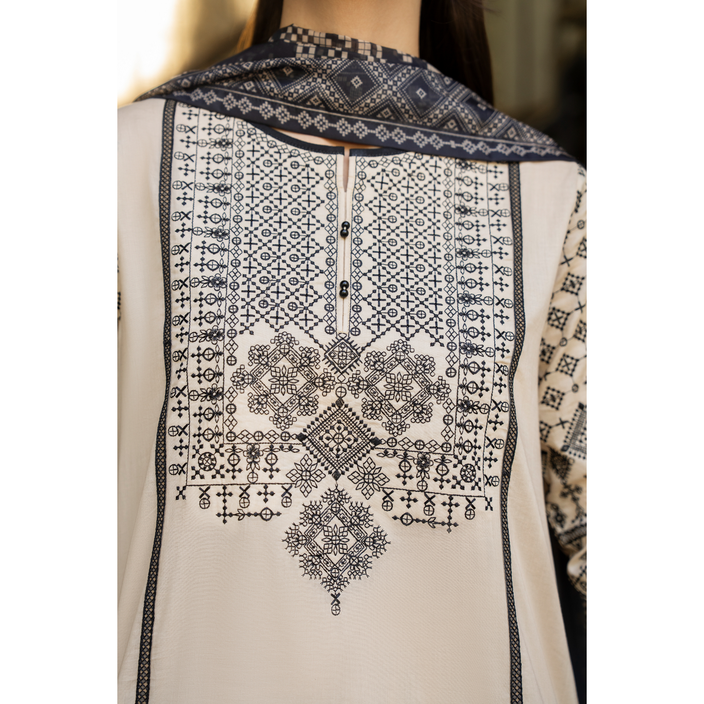 UCA-22 3 pc Summer Cotton Lawn Monochrome Collection | Ready to Wear | Casuallite