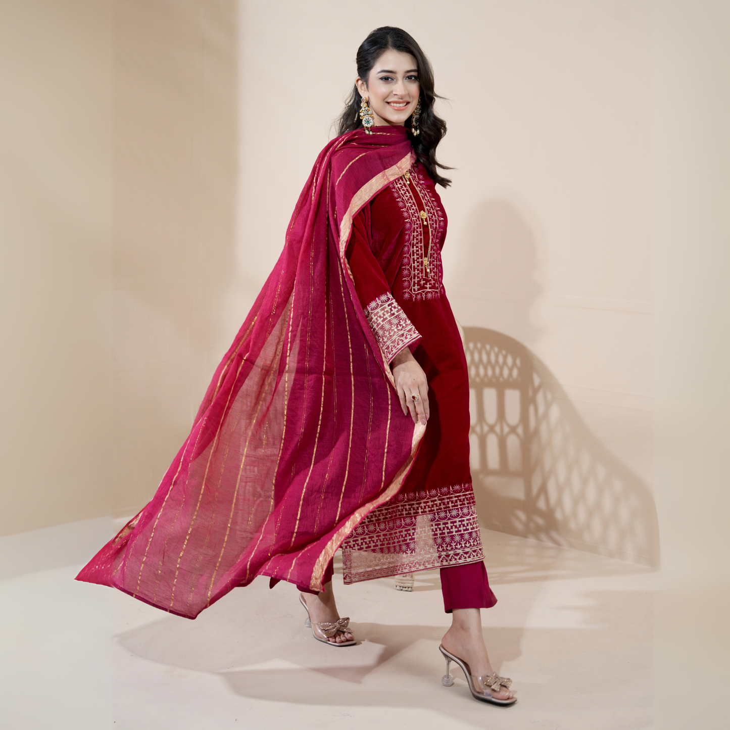 3 Pc Luxury velvet Dress | Winter Collection | Raniya.h | UMRAH01001