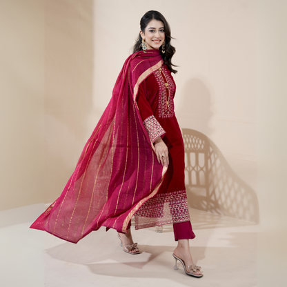 3 Pc Luxury velvet Dress | Winter Collection | Raniya.h | UMRAH01001