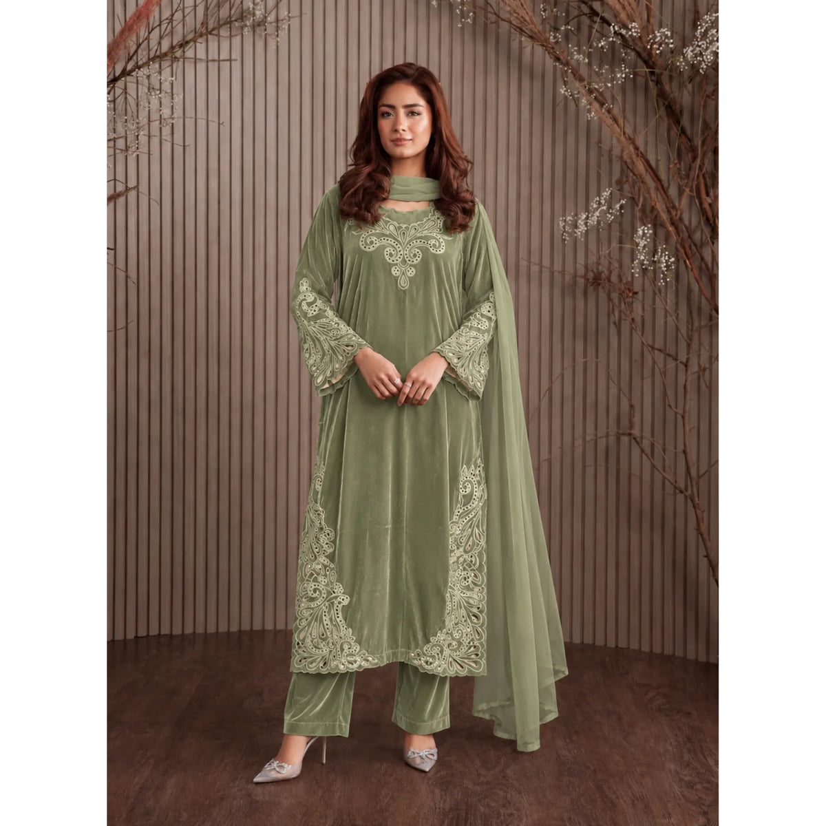 UA-300 Embroidered Velvet 3 Pc Collection | Umnna