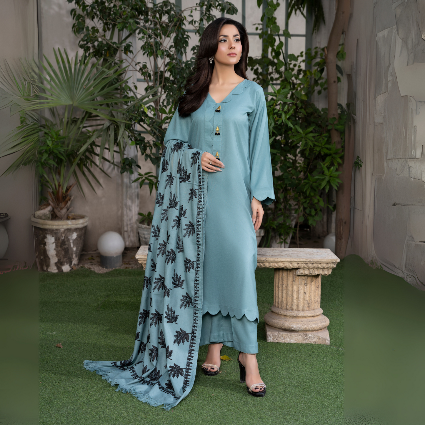 3 Pc Dhanak Dress with Embroidered Shawl | Winter Collection | Raniya.h | UMRAH0801