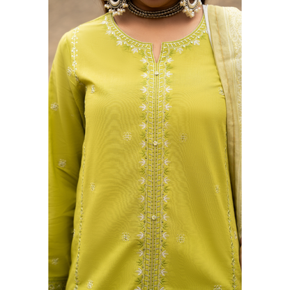 UCA-17 3 Pc Embroidered Lawn Ready to Wear Collection by Casuallite