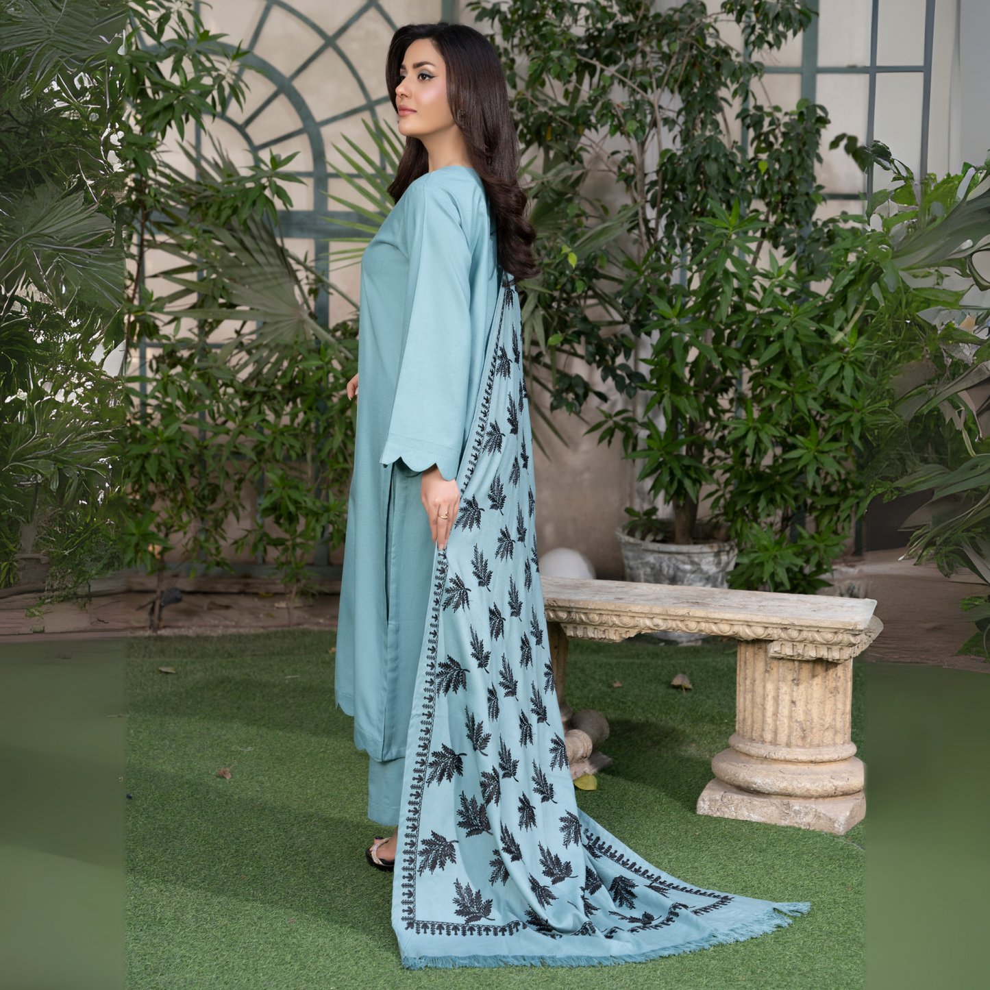 3 Pc Dhanak Dress with Embroidered Shawl | Winter Collection | Raniya.h | UMRAH0801
