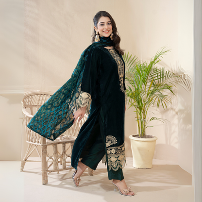 3 Pc Luxury velvet Dress | Winter Collection | Raniya.h | UMRAH01001