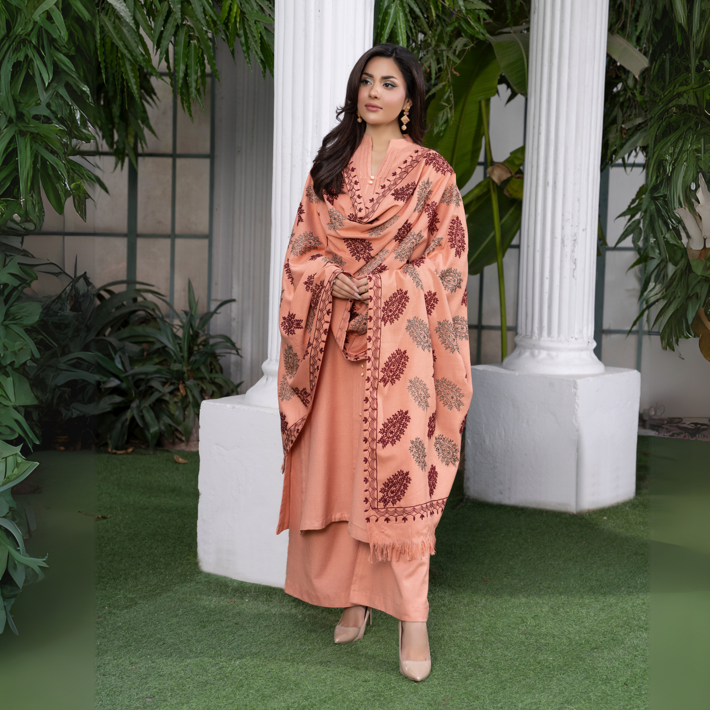 3 Pc Dhanak Dress with Embroidered Shawl | Winter Collection | Raniya.h | UMRAH0801
