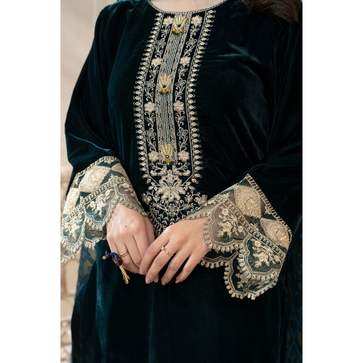 3 Pc Luxury velvet Dress | Winter Collection | Raniya.h | UMRAH01001