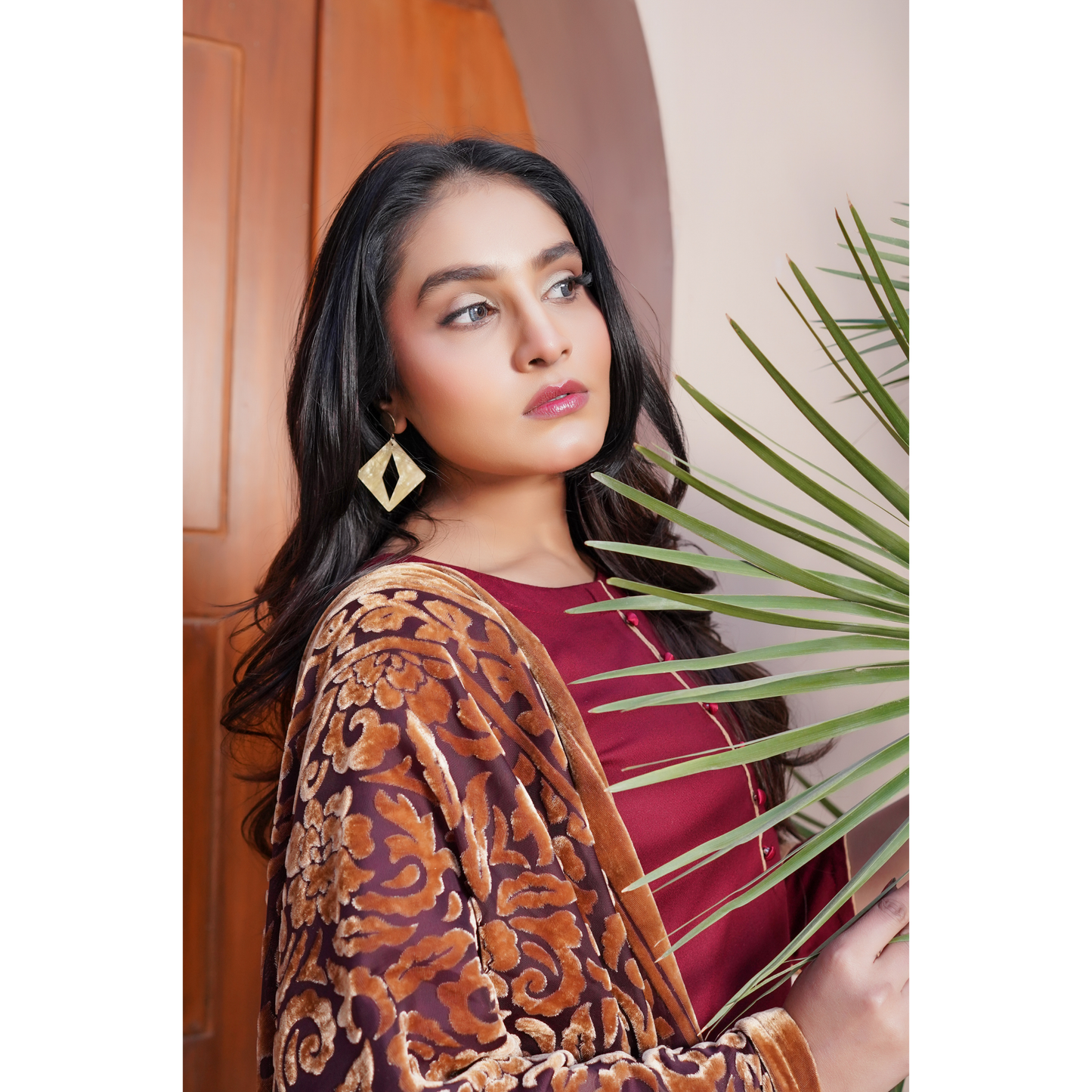 UMS-54 "Venus" by Simrans Palachi Shawl Linen Shalwar kammez Winter Collection