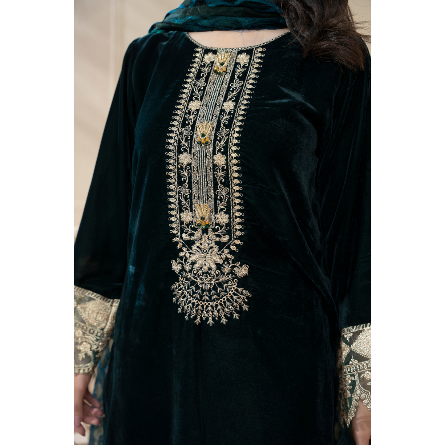 3 Pc Luxury velvet Dress | Winter Collection | Raniya.h | UMRAH01001