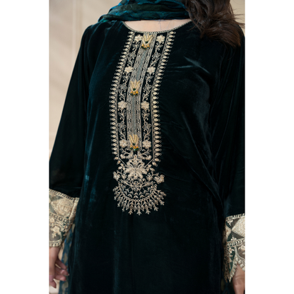 3 Pc Luxury velvet Dress | Winter Collection | Raniya.h | UMRAH01001