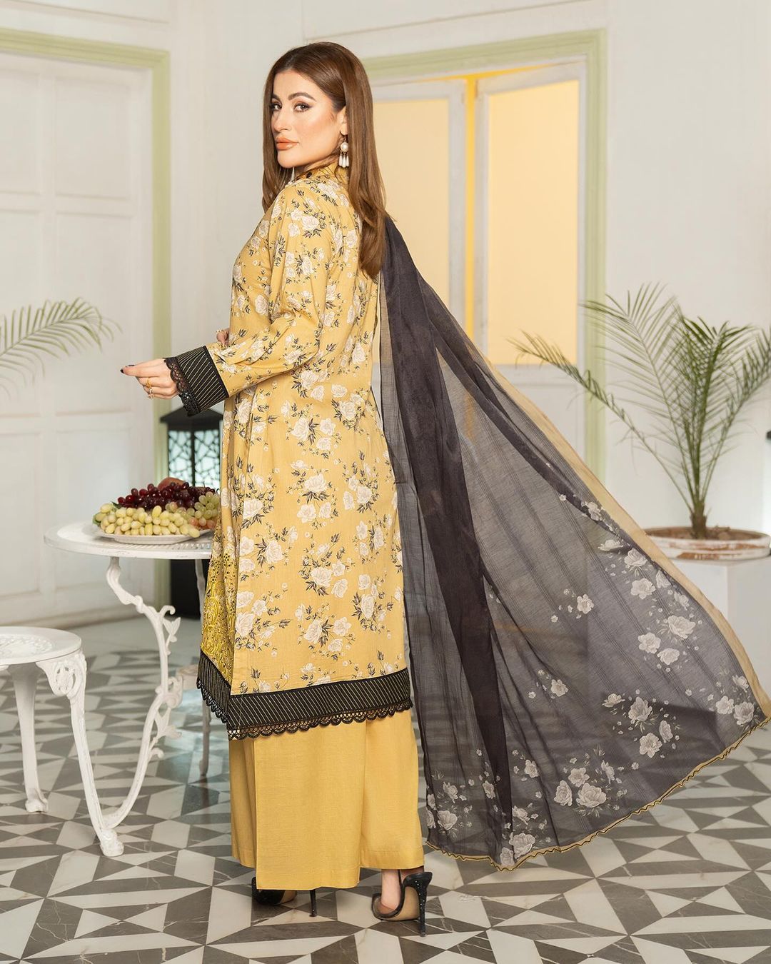 MSL06-3 Pc Digital Printed Embroidered Airjet Lawn Suit - MUNIRA