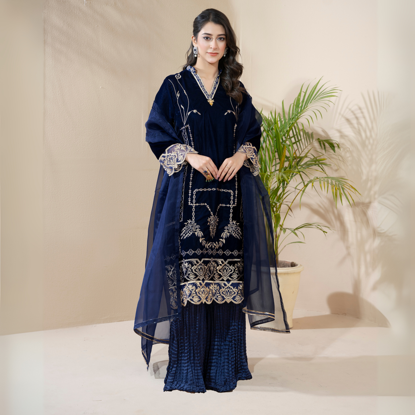 3 Pc Luxury velvet Dress | Winter Collection | Raniya.h | UMRAH01001