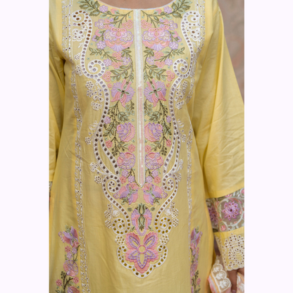 UKC-19 Chikenkari Cambric Cotton Ready to Wear Eid Collection 3 Pc - Karma Collection
