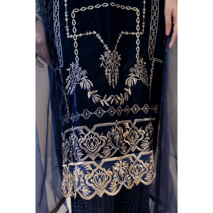 3 Pc Luxury velvet Dress | Winter Collection | Raniya.h | UMRAH01001