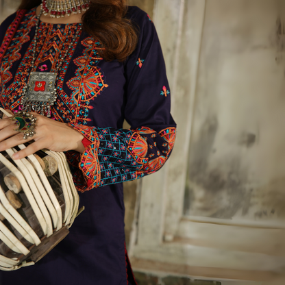 3 Pc Embroidered Linen Dress With Chiffon Dupatta | UMNAA