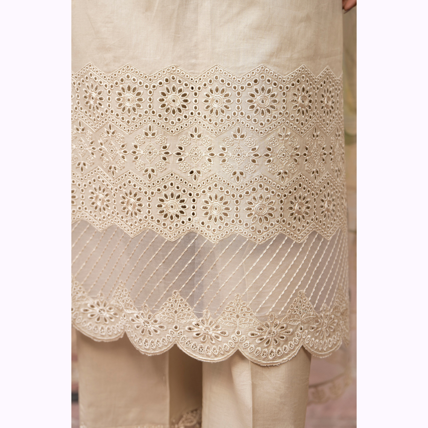 UKC-16 Embroidered Cambric Cotton Ready to Wear 3 Pc - Karma Collection