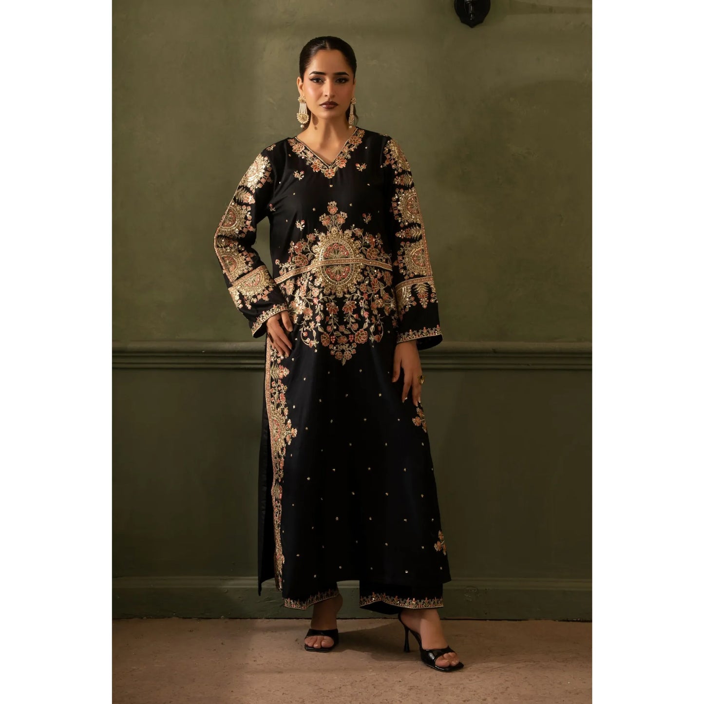 UTT-24 "Ethnic Essence" Luxury Viscose 2 Pc Collection | Traditional Thread