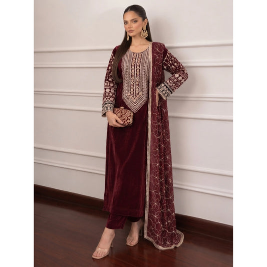 UA-324 Embroidered Velvet Kaftan 3 Pc | Umnaa