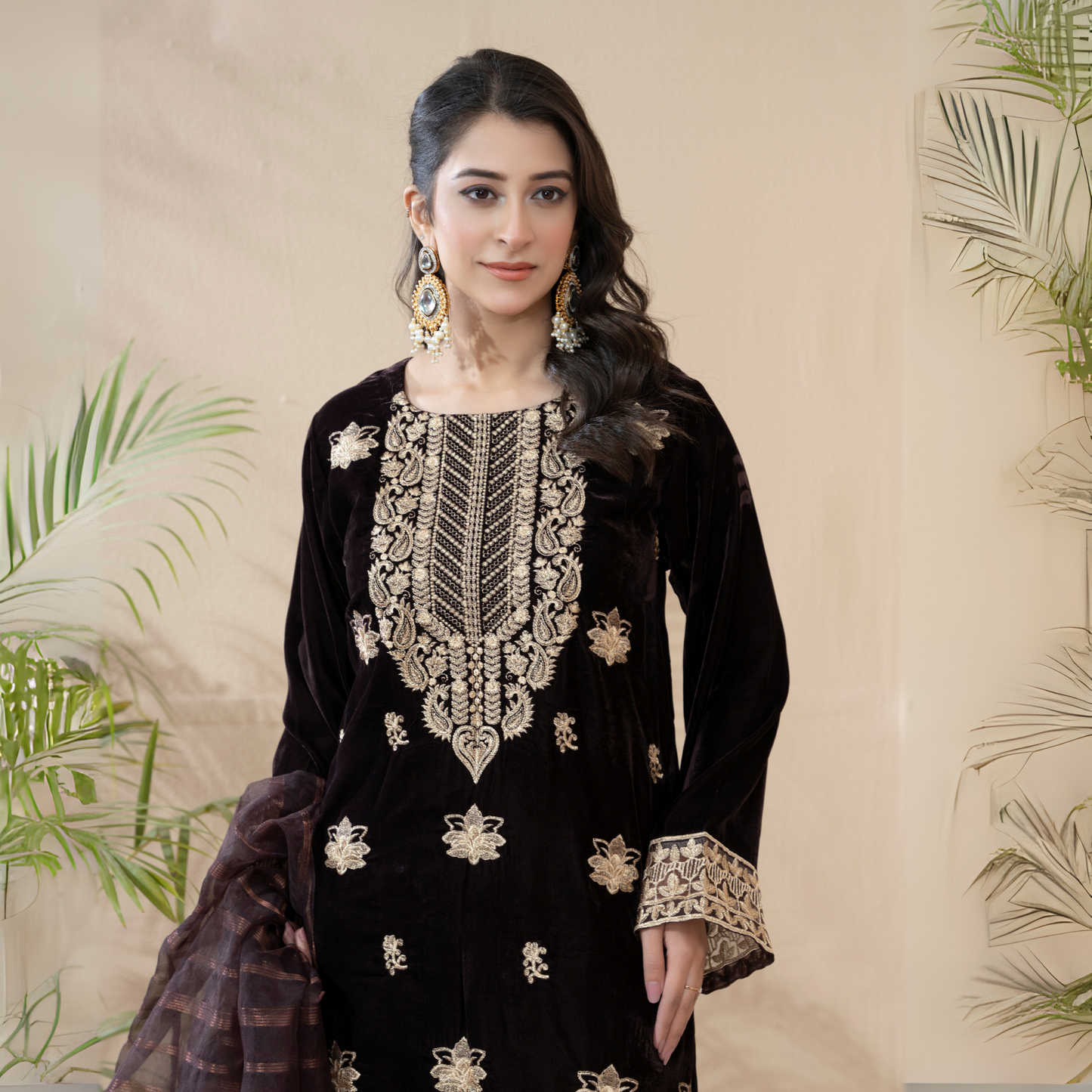 3 Pc Luxury velvet Dress | Winter Collection | Raniya.h | UMRAH01001