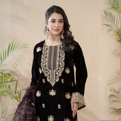 3 Pc Luxury velvet Dress | Winter Collection | Raniya.h | UMRAH01001