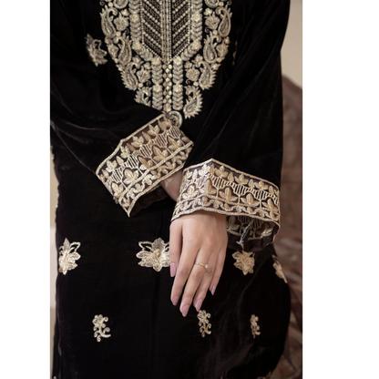 3 Pc Luxury velvet Dress | Winter Collection | Raniya.h | UMRAH01001
