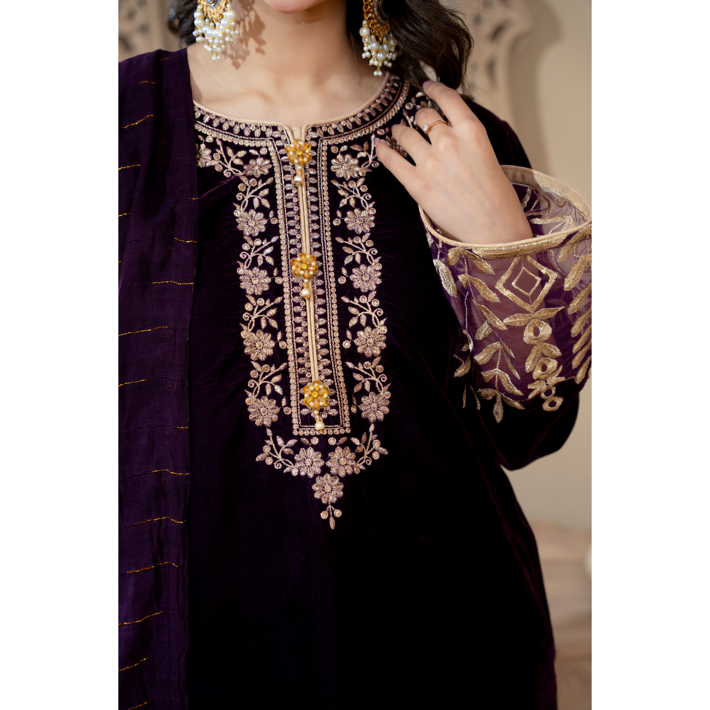 3 Pc Luxury velvet Dress | Winter Collection | Raniya.h | UMRAH01001