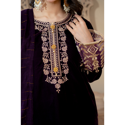3 Pc Luxury velvet Dress | Winter Collection | Raniya.h | UMRAH01001