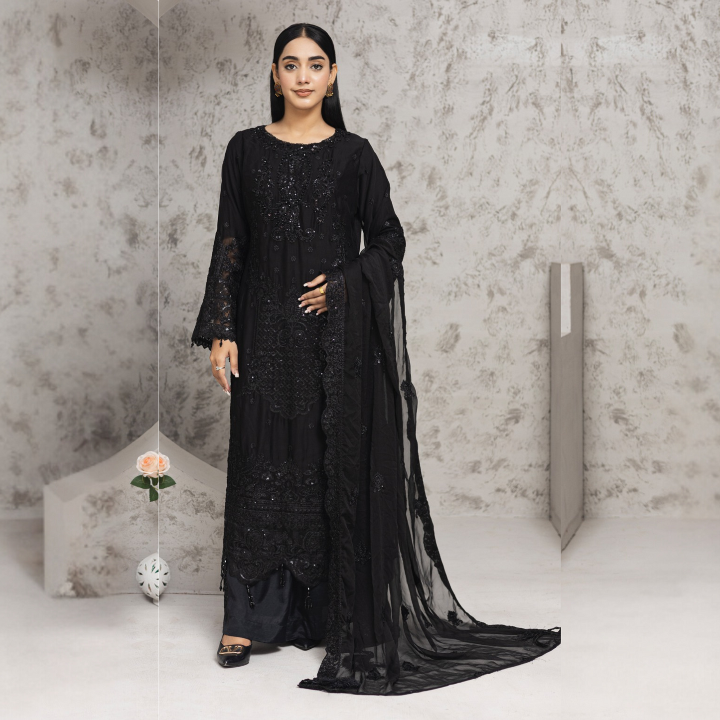 Luxury Handwork Embroidered Dress with Chiffon Dupatta 3 Pc | Winter Collection | Rangz | UMRGZ4000