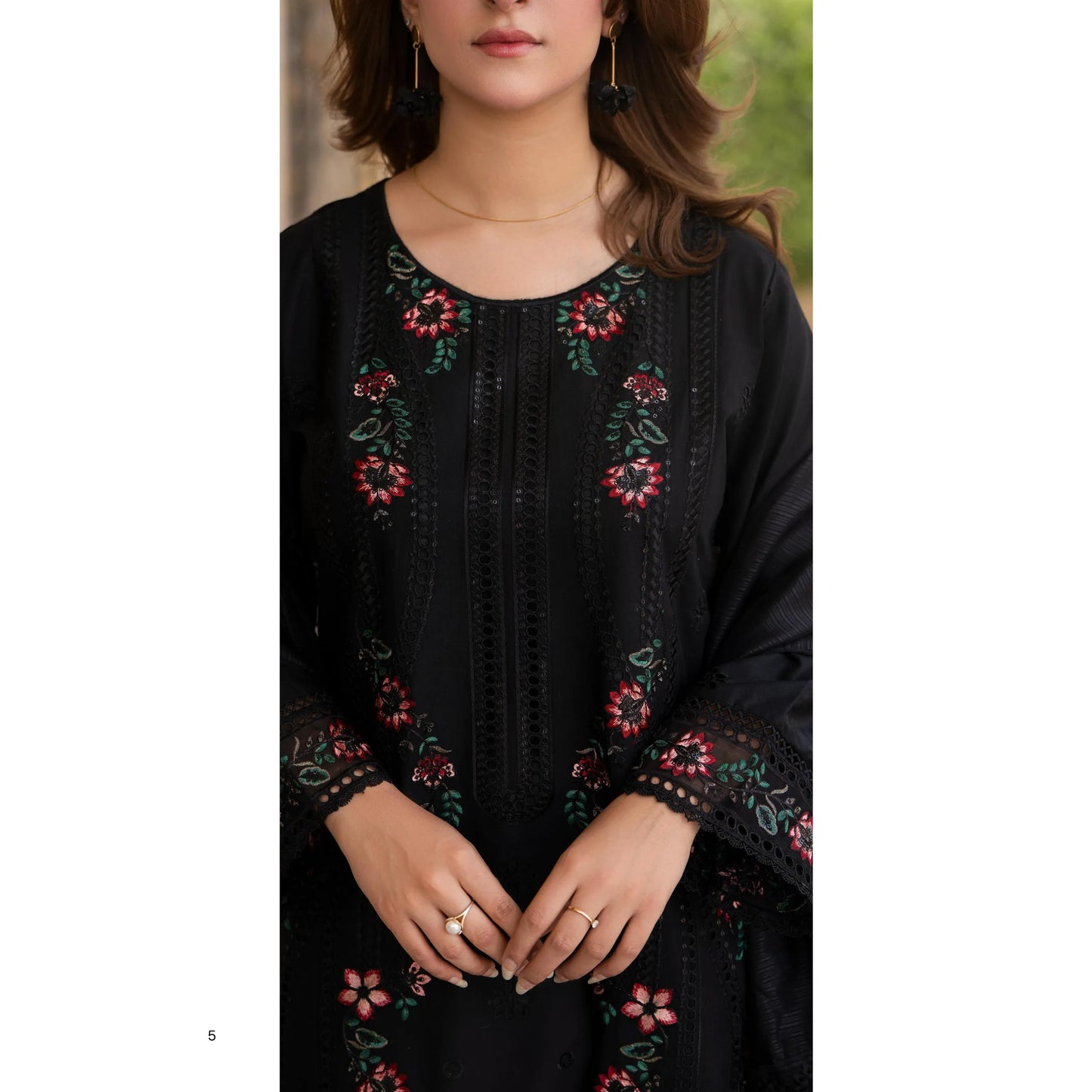 RA-31 Range-e-Eid Embroidered Lawn 3 Piece Collection by Raniya.h | Ready to Wear Pakistani Asian clothes