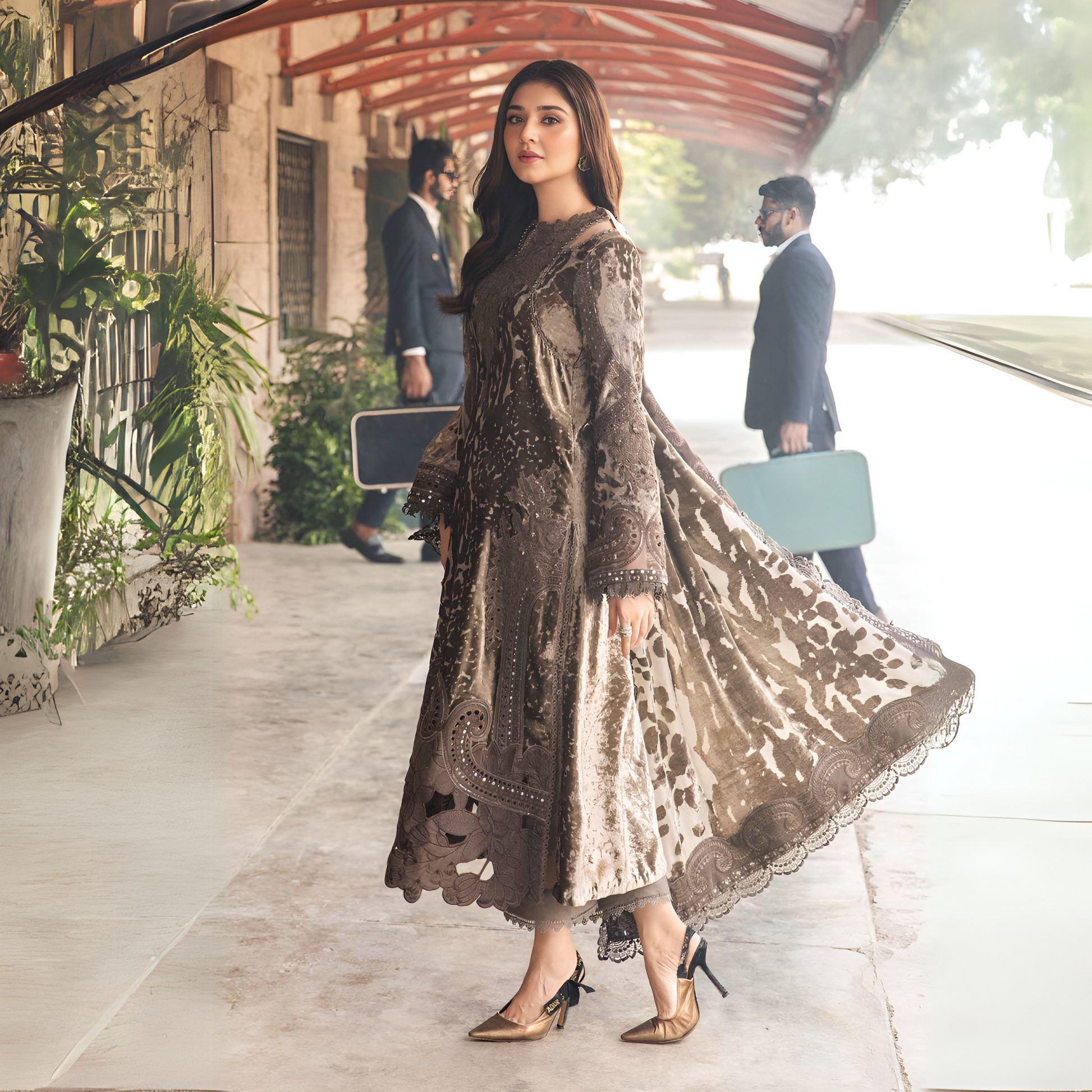 Dirty Grey) Embroidered Luxury Palachi Dress | 3 Pc | Winter Collecti Umnaa Dirty Grey) Embroidered Luxury Palachi Dress | 3 Pc | Winter Collecti Umnaa