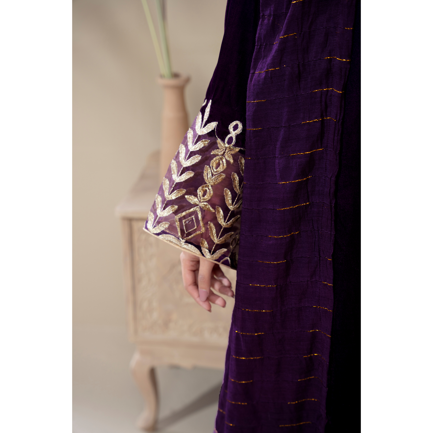 3 Pc Luxury velvet Dress | Winter Collection | Raniya.h | UMRAH01001