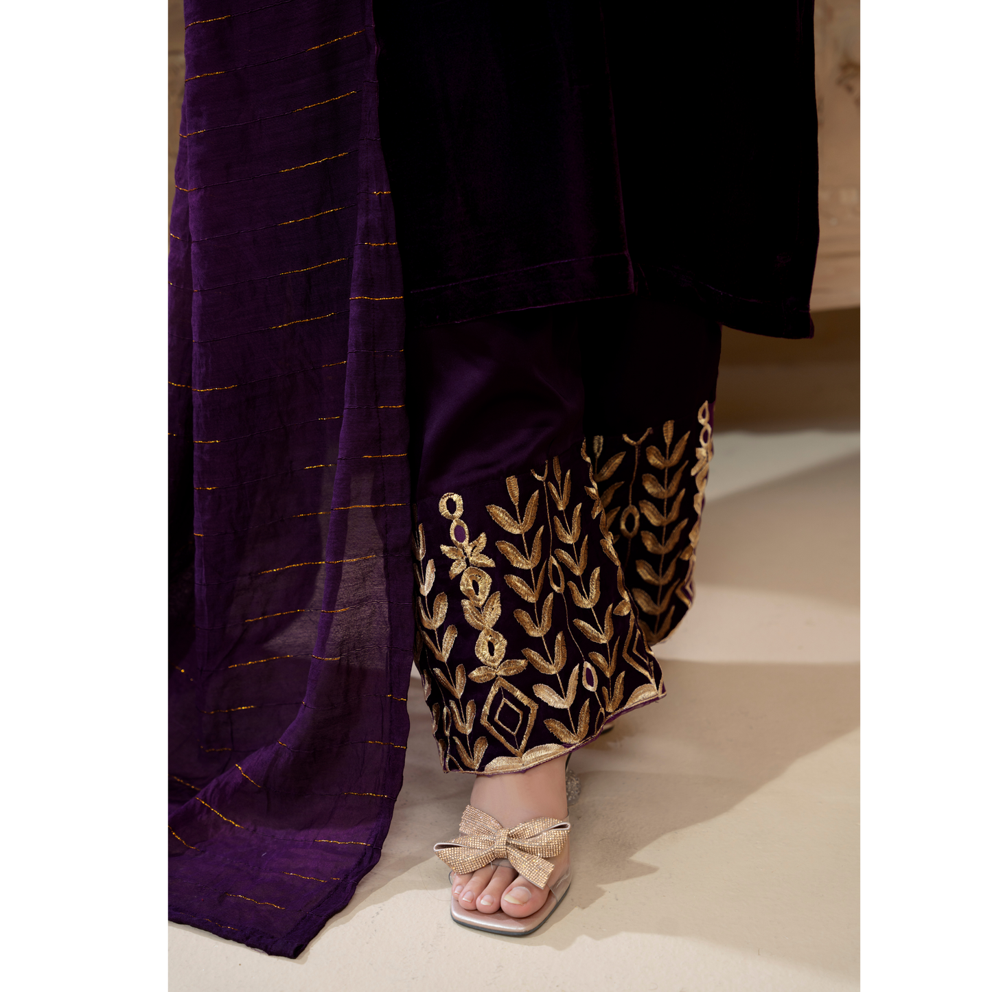 3 Pc Luxury velvet Dress | Winter Collection | Raniya.h | UMRAH01001