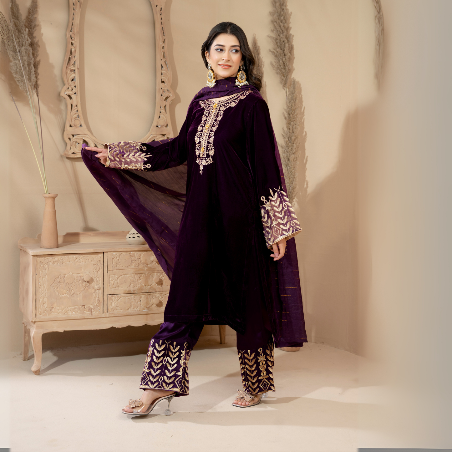 3 Pc Luxury velvet Dress | Winter Collection | Raniya.h | UMRAH01001