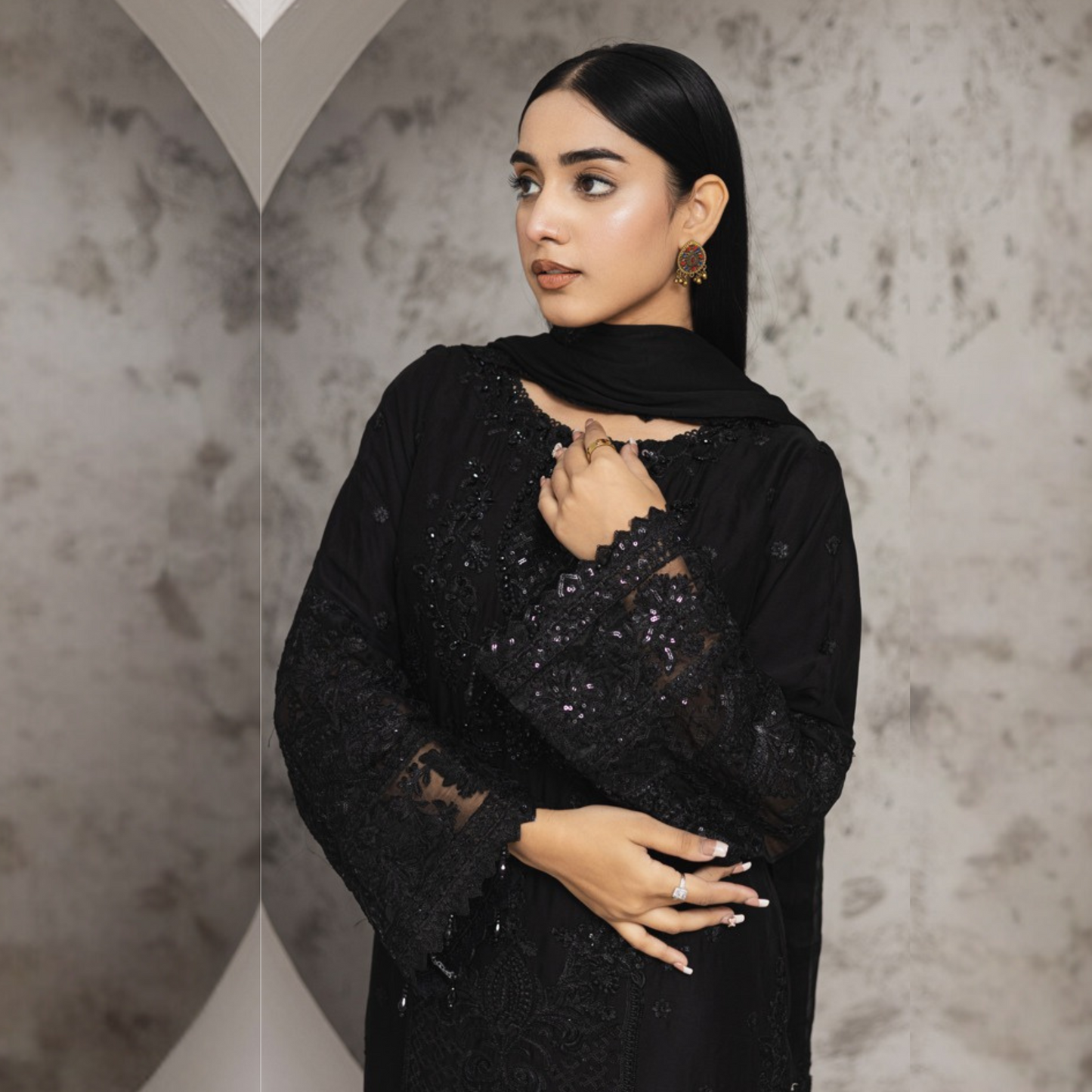 Luxury Handwork Embroidered Dress with Chiffon Dupatta 3 Pc | Winter Collection | Rangz | UMRGZ4000
