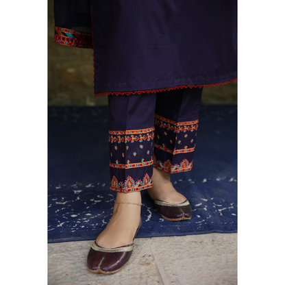 3 Pc Embroidered Linen Dress With Chiffon Dupatta | UMNAA