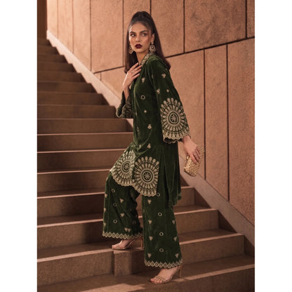 UA-318 Embroidered Velvet Co-Ord Set | Umnaa