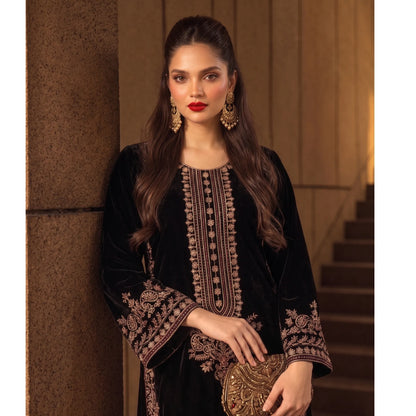 UA-320 Embroidered Velvet Kaftan Co-Ords 2 Pc | Umnaa