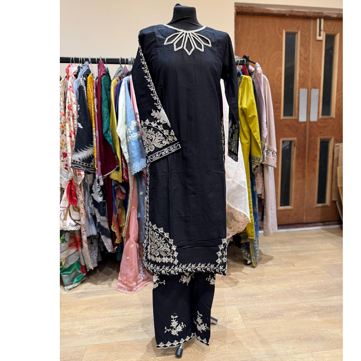 2 Pc Embroidered Khaddar Co-Ord Set  | Ready to wear| Hayats