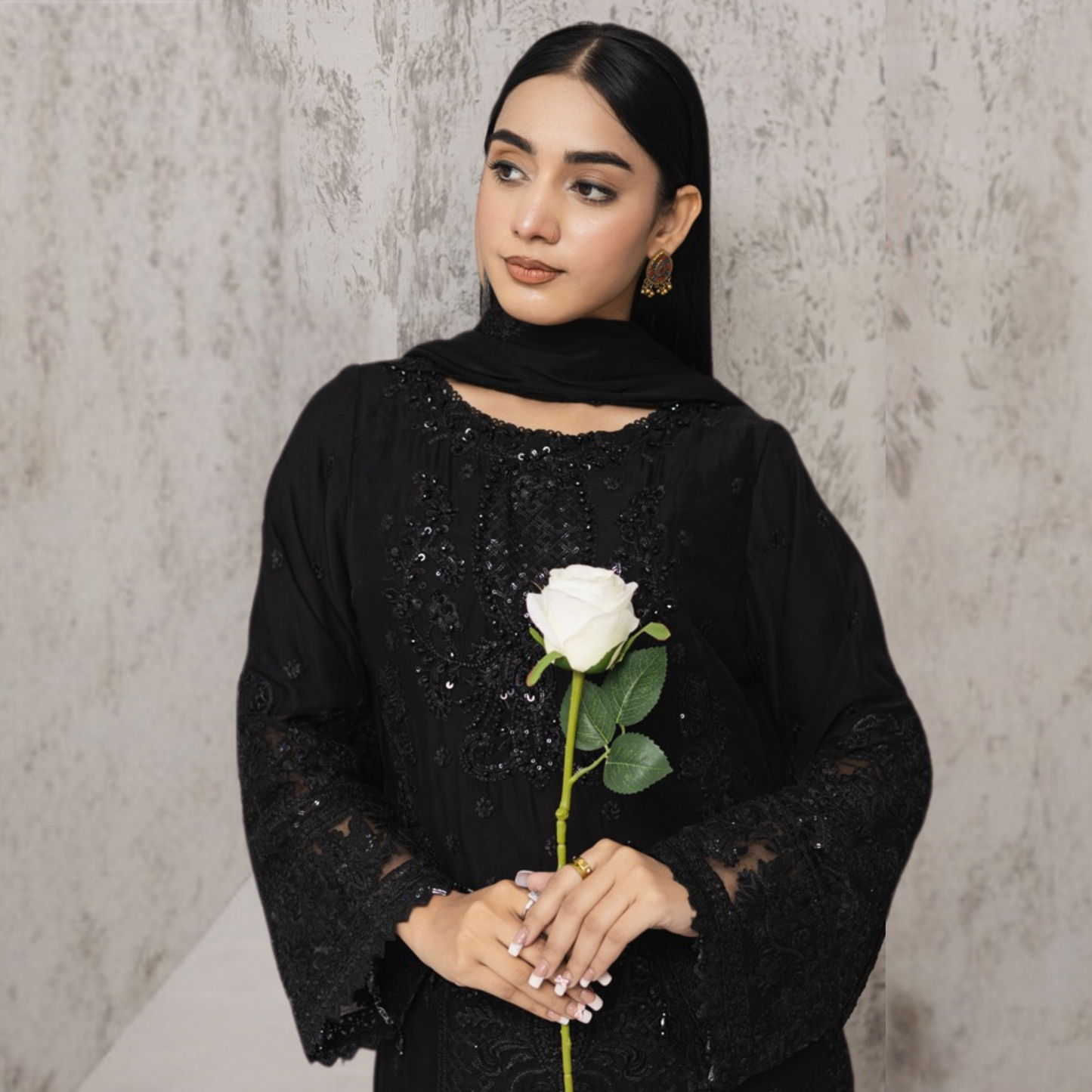 Luxury Handwork Embroidered Dress with Chiffon Dupatta 3 Pc | Winter Collection | Rangz | UMRGZ4000