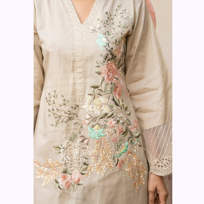 UKC-16 Embroidered Cambric Cotton Ready to Wear 3 Pc - Karma Collection