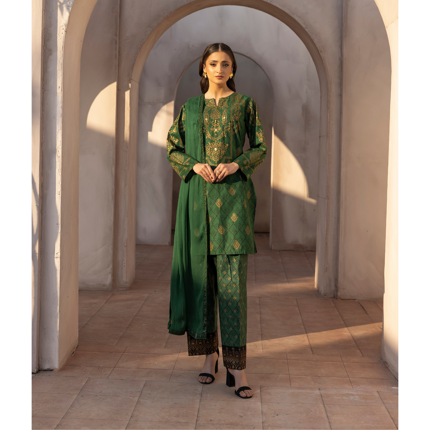 UMS-19 Embroidered Lawn 3 Pc Pakistani Dress | Ready to wear | Simrans